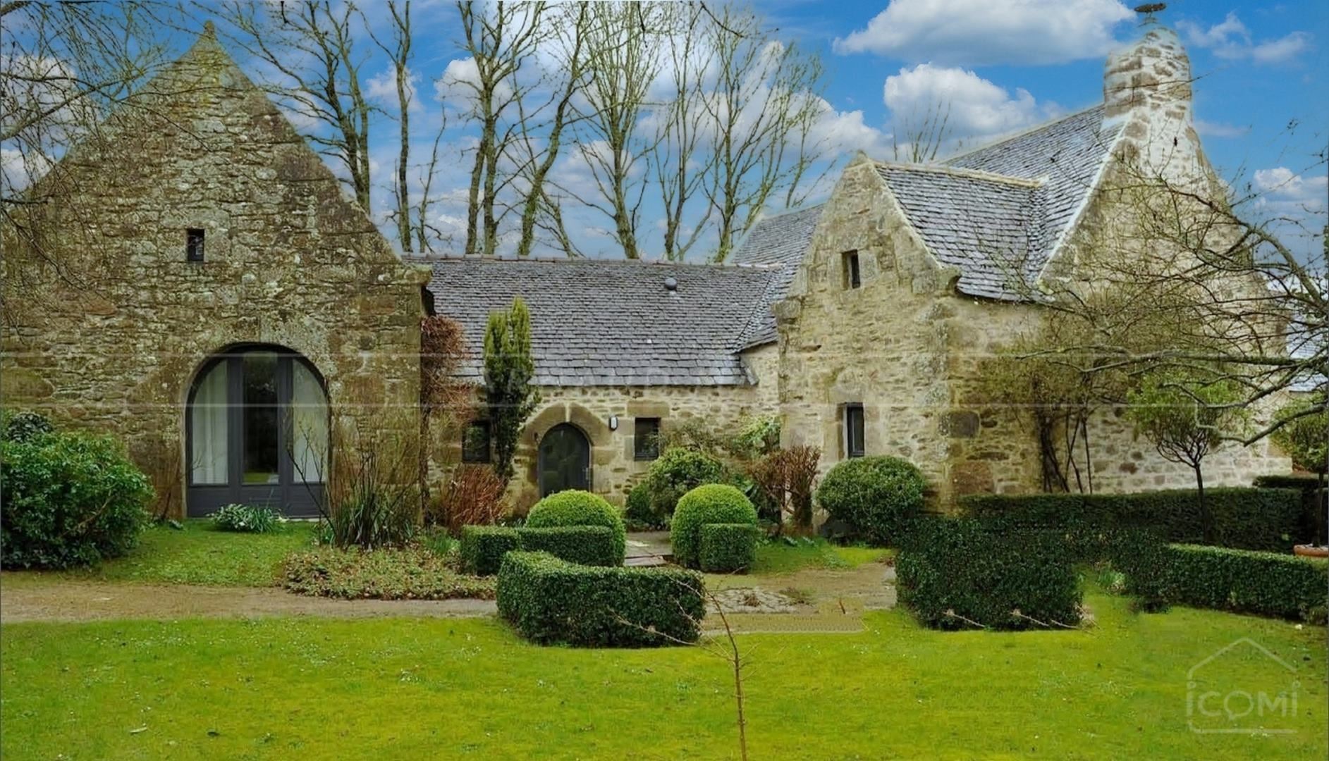 PROPRIETE DE CHARME DU XVIII - 300M² HABITABLE - 5 CHAMBRES - PISCINE - PARC ARBORE - POTAGER - CALME